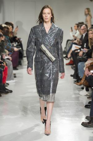 ラフ・シモンズによる初のカルバン・クラインはアメリカとメゾンへの賛辞【2017年秋コレクション】