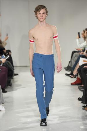 ラフ・シモンズによる初のカルバン・クラインはアメリカとメゾンへの賛辞【2017年秋コレクション】