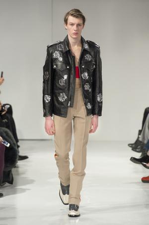 ラフ・シモンズによる初のカルバン・クラインはアメリカとメゾンへの賛辞【2017年秋コレクション】