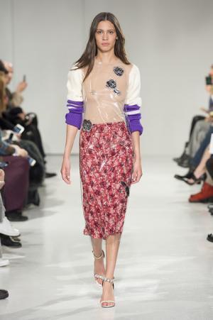 ラフ・シモンズによる初のカルバン・クラインはアメリカとメゾンへの賛辞【2017年秋コレクション】