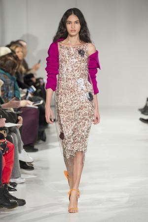 ラフ・シモンズによる初のカルバン・クラインはアメリカとメゾンへの賛辞【2017年秋コレクション】