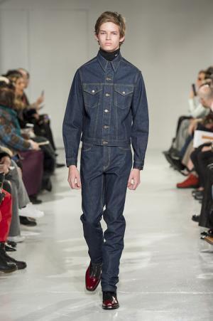 ラフ・シモンズによる初のカルバン・クラインはアメリカとメゾンへの賛辞【2017年秋コレクション】