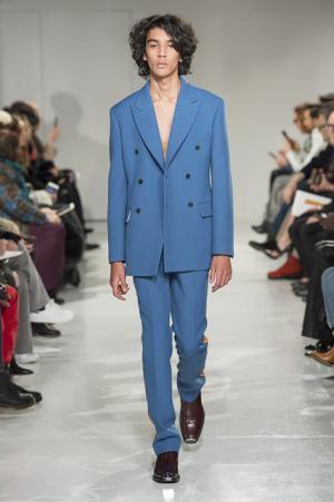 ラフ・シモンズによる初のカルバン・クラインはアメリカとメゾンへの賛辞【2017年秋コレクション】