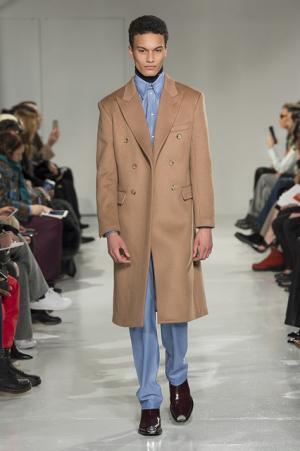 ラフ・シモンズによる初のカルバン・クラインはアメリカとメゾンへの賛辞【2017年秋コレクション】