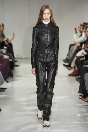 ラフ・シモンズによる初のカルバン・クラインはアメリカとメゾンへの賛辞【2017年秋コレクション】