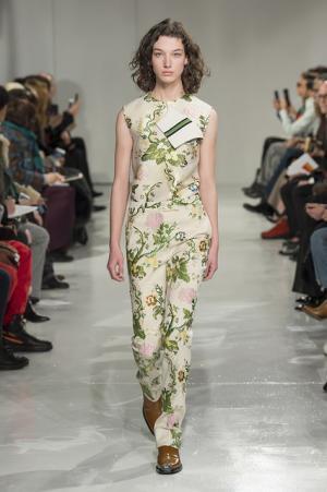 ラフ・シモンズによる初のカルバン・クラインはアメリカとメゾンへの賛辞【2017年秋コレクション】