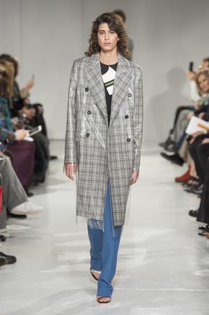 ラフ・シモンズによる初のカルバン・クラインはアメリカとメゾンへの賛辞【2017年秋コレクション】