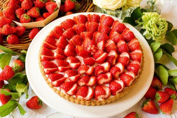 キル フェ ボンからホワイトデー限定イチゴとレモンムースのタルトが登場！