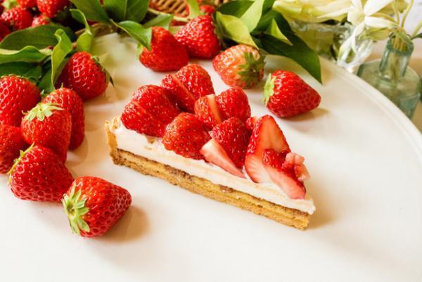 キル フェ ボンからホワイトデー限定イチゴとレモンムースのタルトが登場！