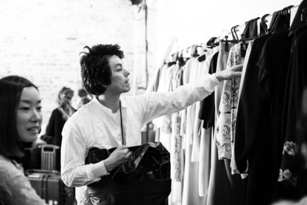 シアタープロダクツがニューヨークファッションウィークに初参加、アイテムは3月に販売