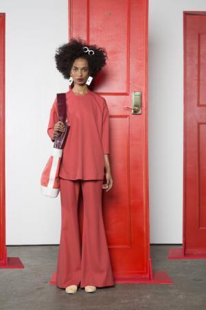 シアタープロダクツがニューヨークファッションウィークに初参加、アイテムは3月に販売