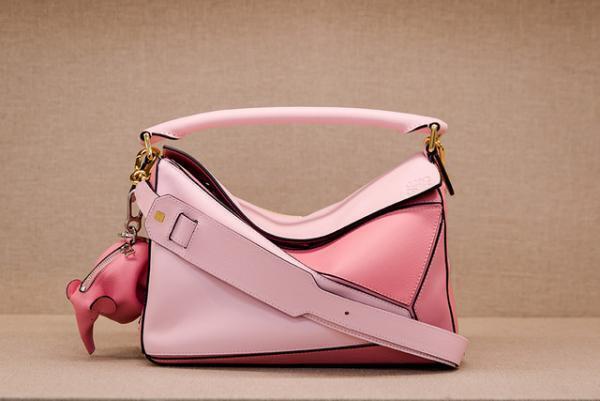 ロエベのフラワーショップを世界に先駆け日本で再現、日本橋三越で「ロエベ展」開催