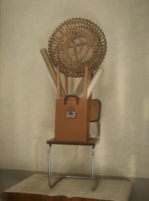 クリスチャン ルブタン、エンブレムを刷新したメンズレザーコレクションを発表