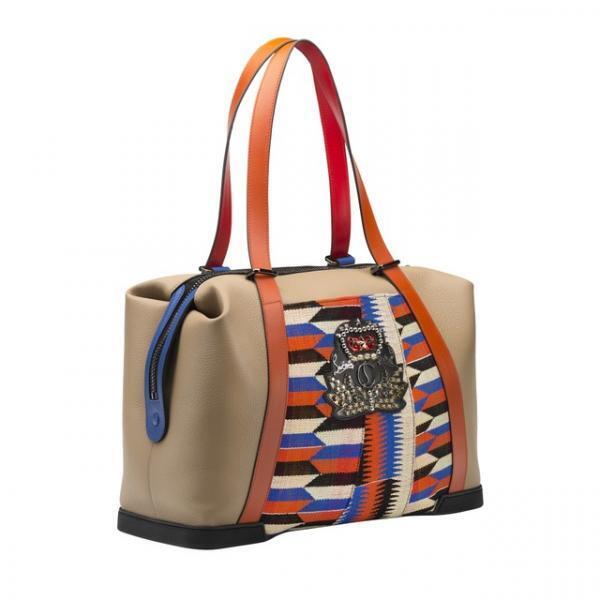 クリスチャン ルブタン、エンブレムを刷新したメンズレザーコレクションを発表