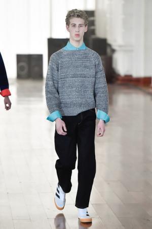 【ルック】ゴーシャ ラブチンスキー2017-18秋冬コレクション