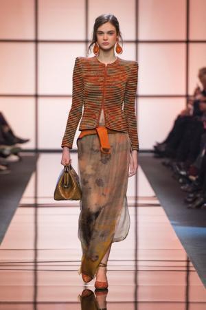 ジョルジオ アルマーニ プリヴェ、オレンジ色の鮮明な鼓動【2017春夏クチュール】