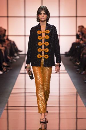 ジョルジオ アルマーニ プリヴェ、オレンジ色の鮮明な鼓動【2017春夏クチュール】