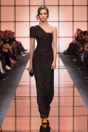 ジョルジオ アルマーニ プリヴェ、オレンジ色の鮮明な鼓動【2017春夏クチュール】