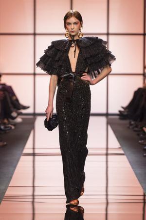 ジョルジオ アルマーニ プリヴェ、オレンジ色の鮮明な鼓動【2017春夏クチュール】