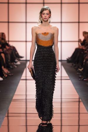 ジョルジオ アルマーニ プリヴェ、オレンジ色の鮮明な鼓動【2017春夏クチュール】