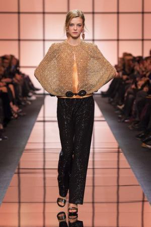 ジョルジオ アルマーニ プリヴェ、オレンジ色の鮮明な鼓動【2017春夏クチュール】