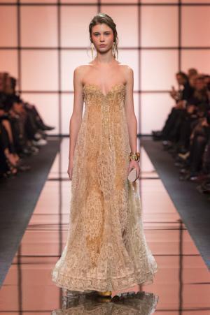 ジョルジオ アルマーニ プリヴェ、オレンジ色の鮮明な鼓動【2017春夏クチュール】