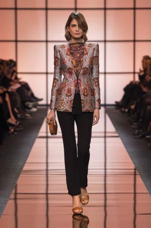 ジョルジオ アルマーニ プリヴェ、オレンジ色の鮮明な鼓動【2017春夏クチュール】