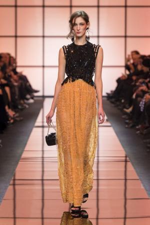 ジョルジオ アルマーニ プリヴェ、オレンジ色の鮮明な鼓動【2017春夏クチュール】