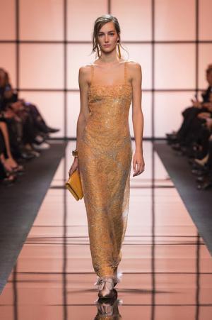 ジョルジオ アルマーニ プリヴェ、オレンジ色の鮮明な鼓動【2017春夏クチュール】