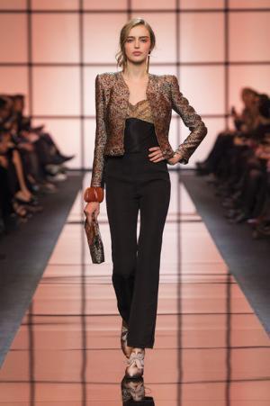 ジョルジオ アルマーニ プリヴェ、オレンジ色の鮮明な鼓動【2017春夏クチュール】