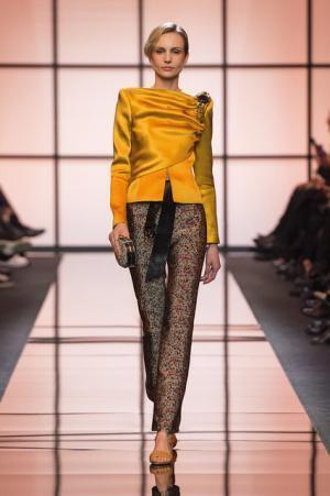 ジョルジオ アルマーニ プリヴェ、オレンジ色の鮮明な鼓動【2017春夏クチュール】