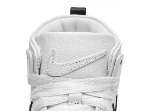 ナイキラボ×リカルド・ティッシのコラボモデル、80年代カラーな「DUNK」発売