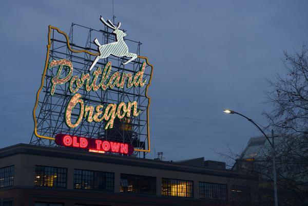 ミュウミュウのショートフィルムプロジェクト、クロエ・セヴィニーが手掛けた最新作『Carmen』を公開