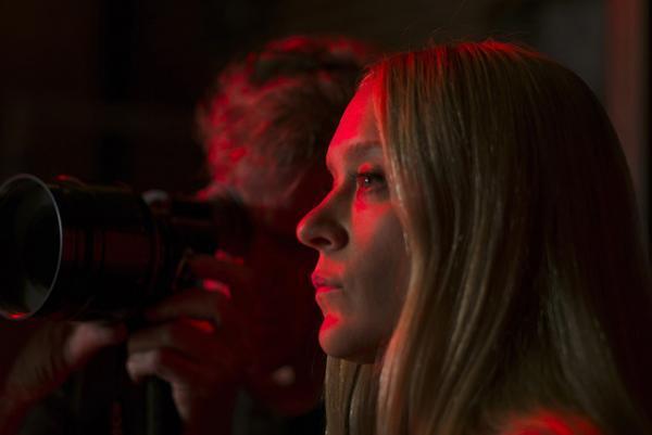 ミュウミュウのショートフィルムプロジェクト、クロエ・セヴィニーが手掛けた最新作『Carmen』を公開