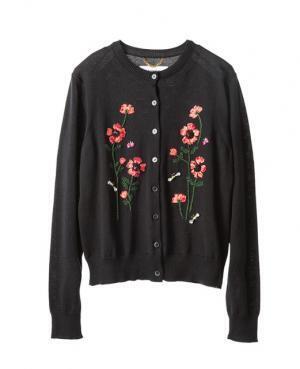 ミュベールがカーディガンに刺繍するカスタムサービス第1弾を開始！ボタンの付け替えも可能