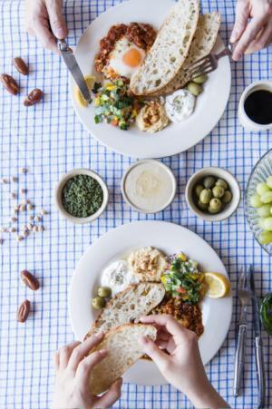 パンにディップするスタイル！世界の朝食レストラン、3月と4月はイスラエルの朝ごはん