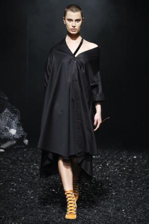メイ首相も着用した、ロンドン新進デザイナーデュオのパルマー・ハーディング【2017-18秋冬ウィメンズ】