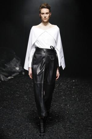 メイ首相も着用した、ロンドン新進デザイナーデュオのパルマー・ハーディング【2017-18秋冬ウィメンズ】