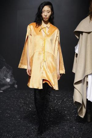 メイ首相も着用した、ロンドン新進デザイナーデュオのパルマー・ハーディング【2017-18秋冬ウィメンズ】