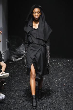 メイ首相も着用した、ロンドン新進デザイナーデュオのパルマー・ハーディング【2017-18秋冬ウィメンズ】