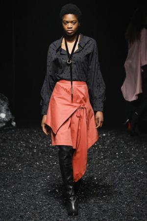 メイ首相も着用した、ロンドン新進デザイナーデュオのパルマー・ハーディング【2017-18秋冬ウィメンズ】