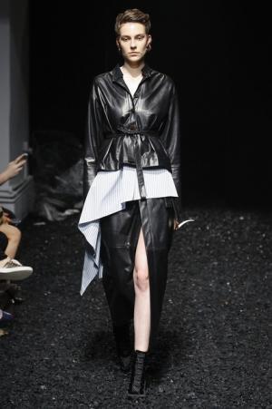 メイ首相も着用した、ロンドン新進デザイナーデュオのパルマー・ハーディング【2017-18秋冬ウィメンズ】