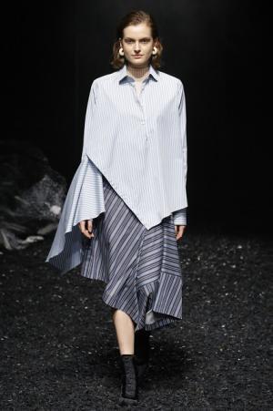 メイ首相も着用した、ロンドン新進デザイナーデュオのパルマー・ハーディング【2017-18秋冬ウィメンズ】