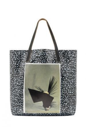 マルニがアーティストのルース・ファン・ビークとコラボしたミニコレクションをローンチ