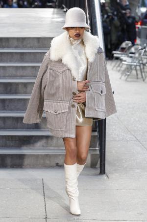 【ルック】マークジェイコブス2017-18秋冬ウィメンズコレクション