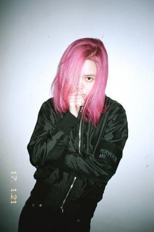 ファッション誌『FREE MAGAZINE』×三越伊勢丹のポップアップで気鋭ブランドの“ユニフォーム”を展開