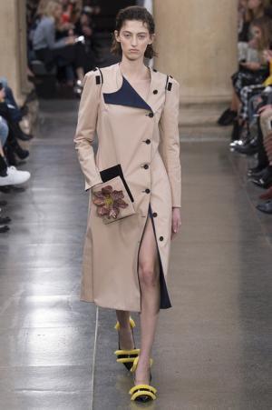 クリストファー・ケインと行く、宇宙への旅【2017-18秋冬ウィメンズ】