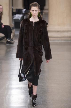 クリストファー・ケインと行く、宇宙への旅【2017-18秋冬ウィメンズ】