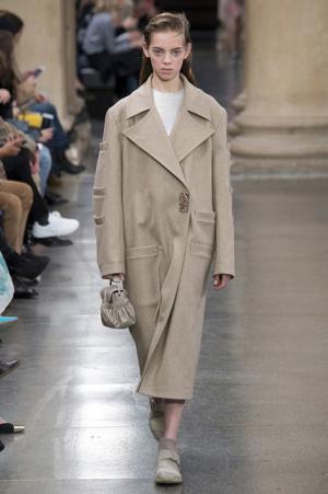 クリストファー・ケインと行く、宇宙への旅【2017-18秋冬ウィメンズ】