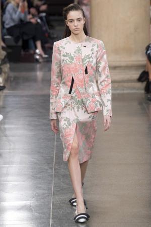 クリストファー・ケインと行く、宇宙への旅【2017-18秋冬ウィメンズ】